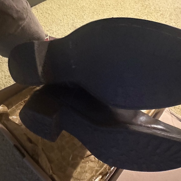 UGG Black Women's Boots - Picture 4 of 5